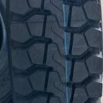 لاستیک اوپال سایز 12/24 گل عقب 2025، مناسب کامیون و تریلی، نمای نزدیک از آج و دیواره