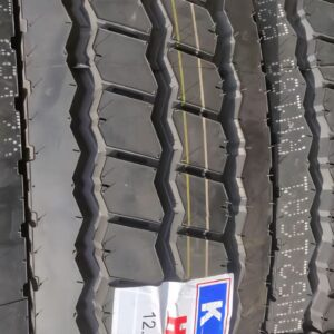 «لاستیک سایز ۱۲/۲۴ برند تایتونگ با گل برجستونی مخصوص محور عقب کامیون‌های سنگین